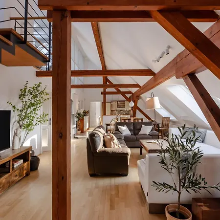 Turnkey I Old Town 5br Loft