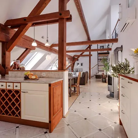 Turnkey I Old Town 5br Loft Praga
