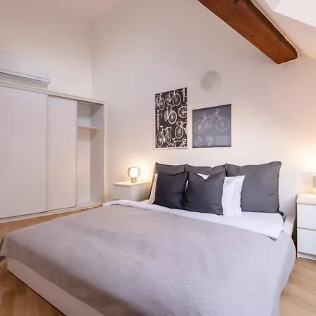 Turnkey I Old Town 5br Loft Apartamento