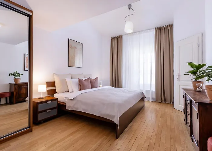 Turnkey I Old Town 5br Loft *